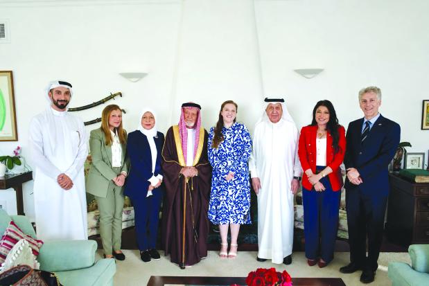 Former top British official’s kin visits Bahrain